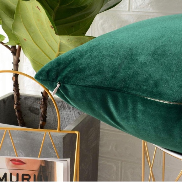 Luxury Home | Soft Velvet Emerald Pillow Covers - Picture 3 of 5